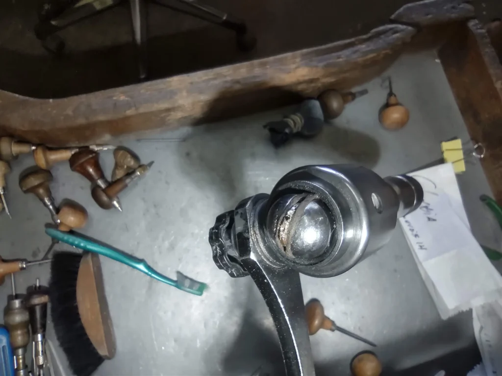 Engaste de piedras en Taller la Fortuna